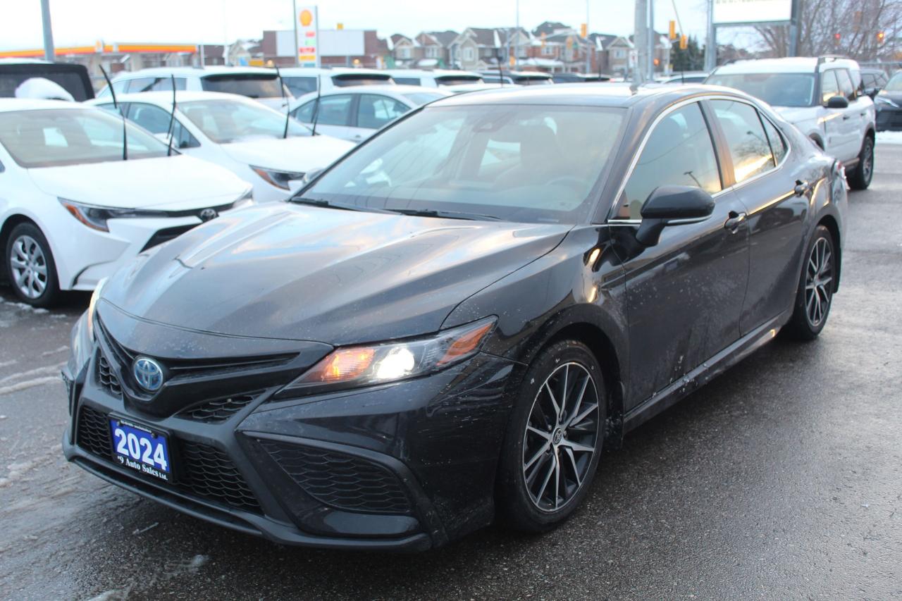 2024 Toyota Camry HYBRID SE Photo2
