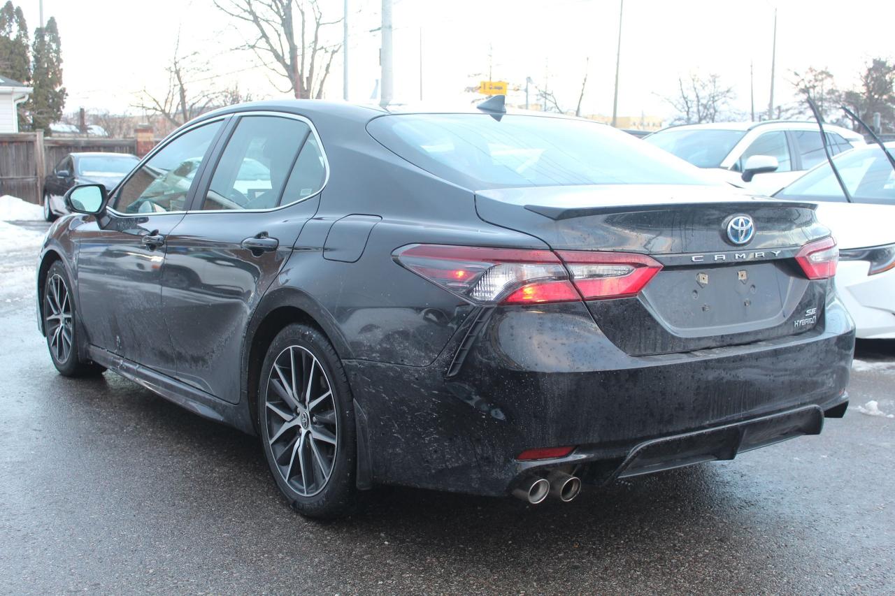 2024 Toyota Camry HYBRID SE Photo3