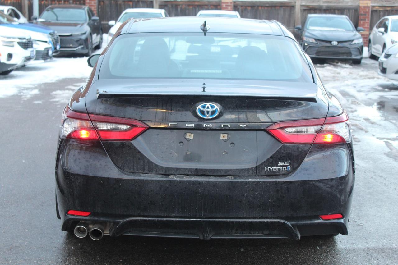 2024 Toyota Camry HYBRID SE Photo4