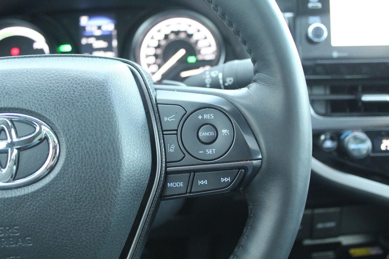 2024 Toyota Camry HYBRID SE Photo