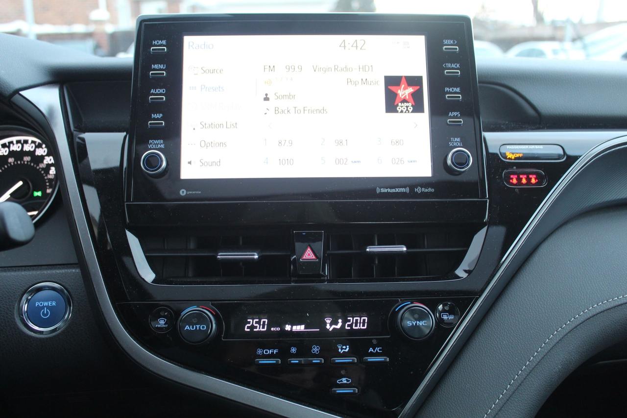 2024 Toyota Camry HYBRID SE Photo