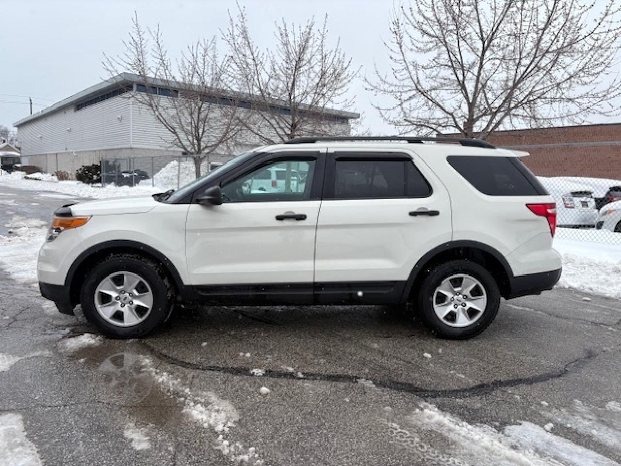 2012 Ford Explorer 4WD-7 PASSENGER-CERTIFIED-ONLY 97,000KM-1 OWNER Photo