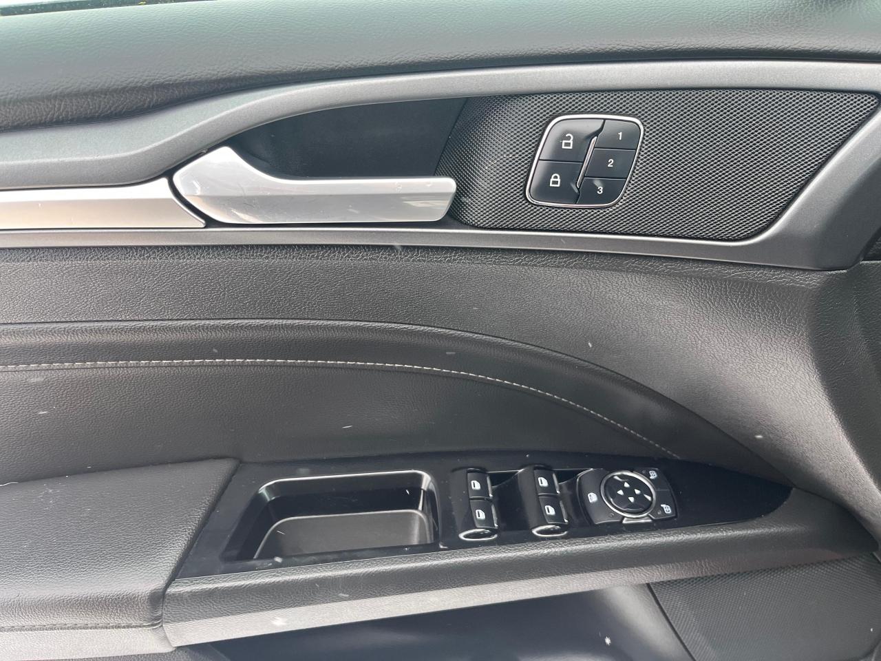 2015 Ford Fusion Titanium Photo