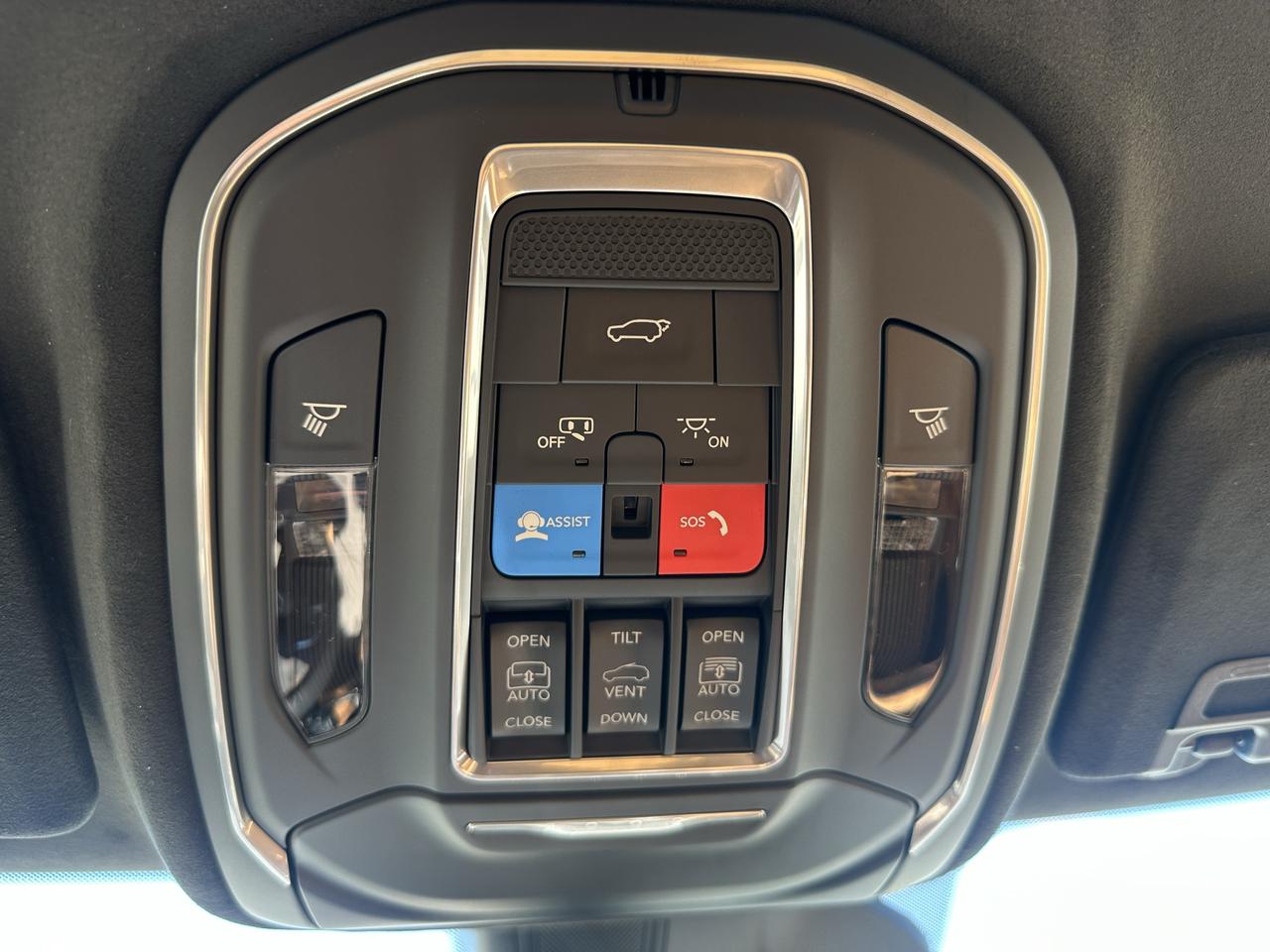 2026 Jeep Grand Cherokee Summit Photo