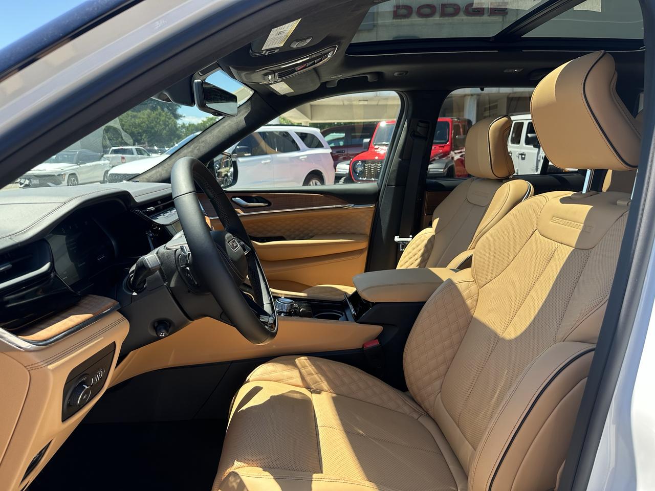 2026 Jeep Grand Cherokee Summit Photo