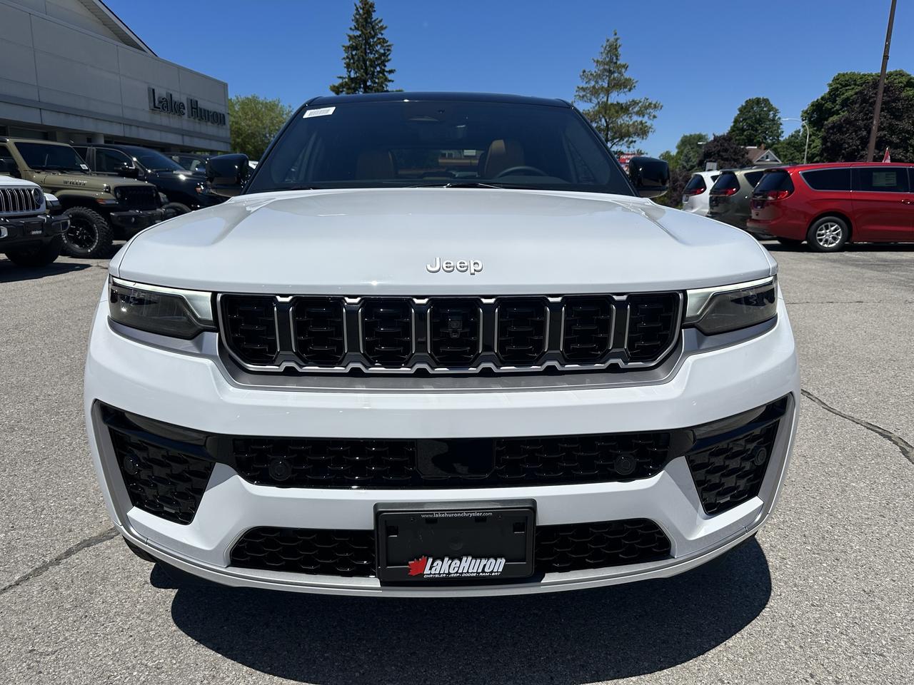2026 Jeep Grand Cherokee Summit Photo