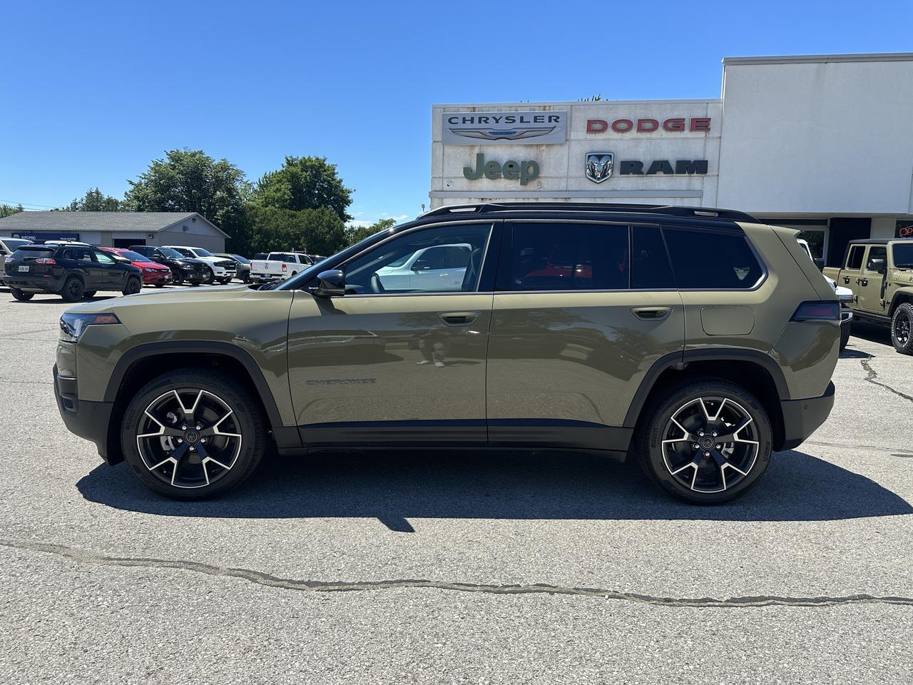 2026 Jeep Cherokee OVERLAND Photo