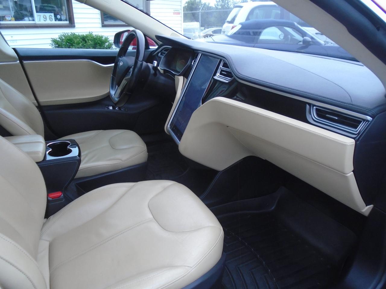 2014 Tesla Model S 4dr Sdn 85 Photo