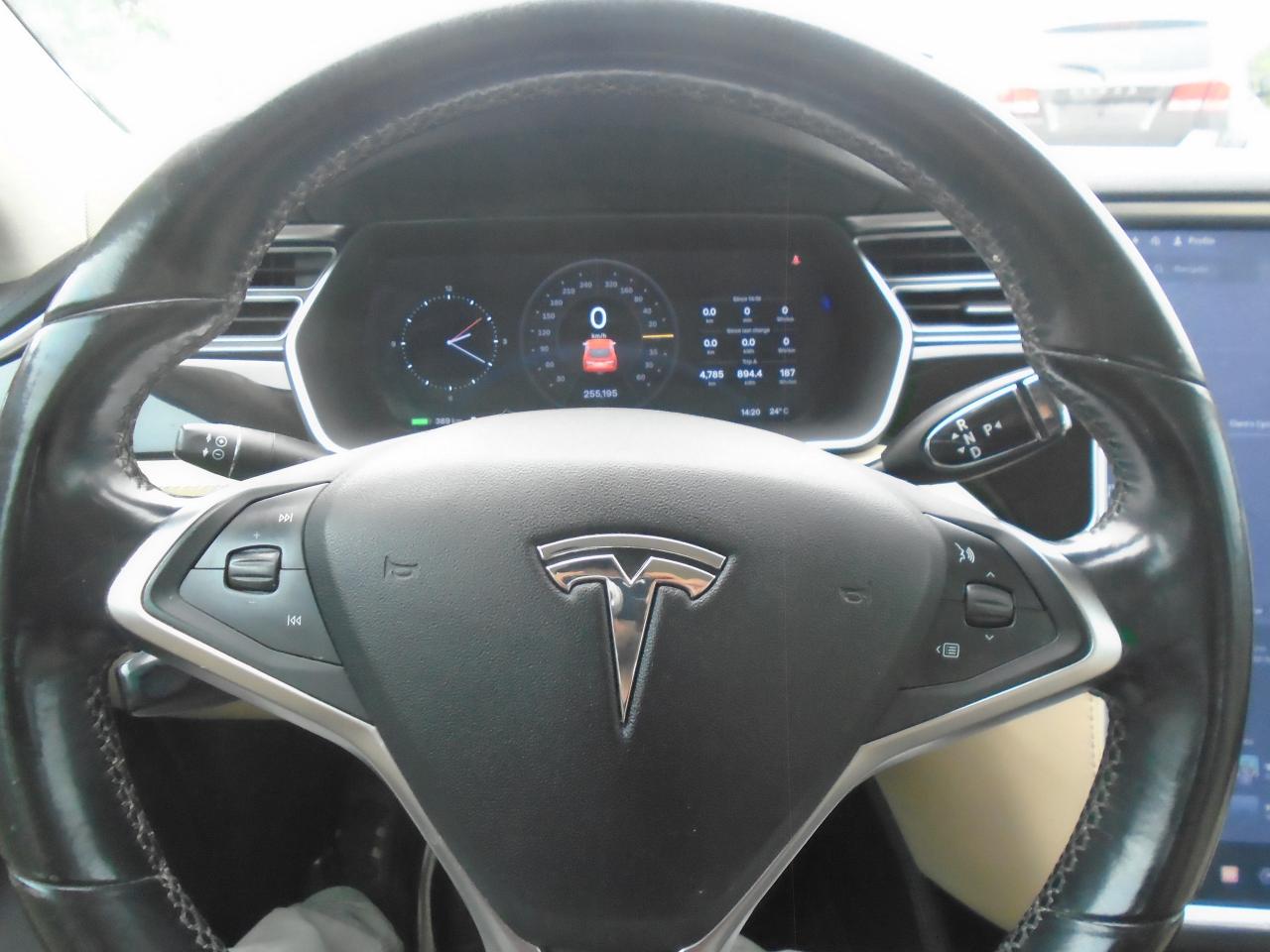 2014 Tesla Model S 4dr Sdn 85 Photo