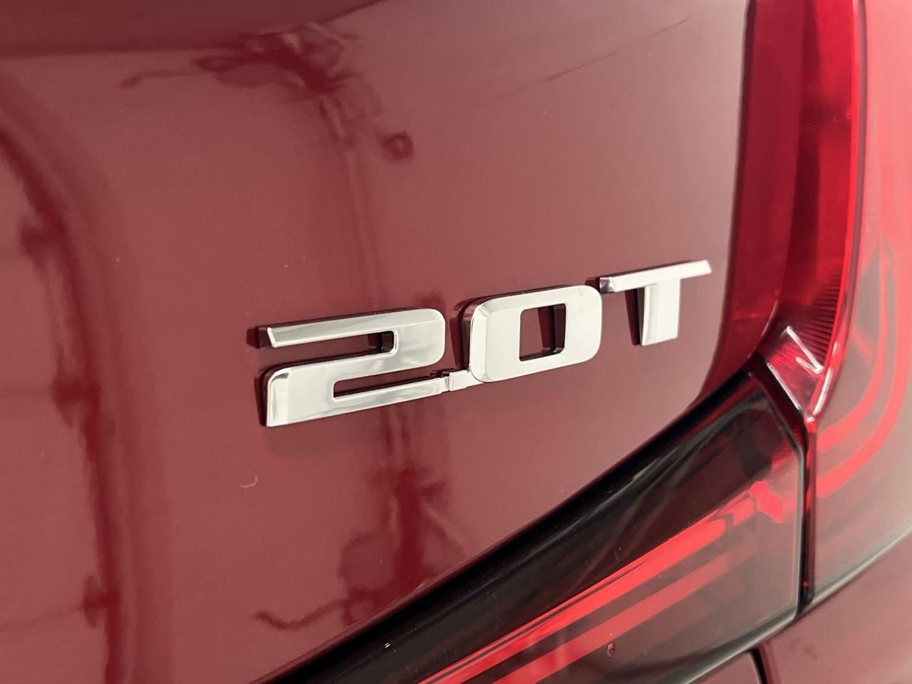 2019 Cadillac XT4 PREMIUM LUXURY AWD |MASSAGE |LEATHER| PANO ROOF Photo