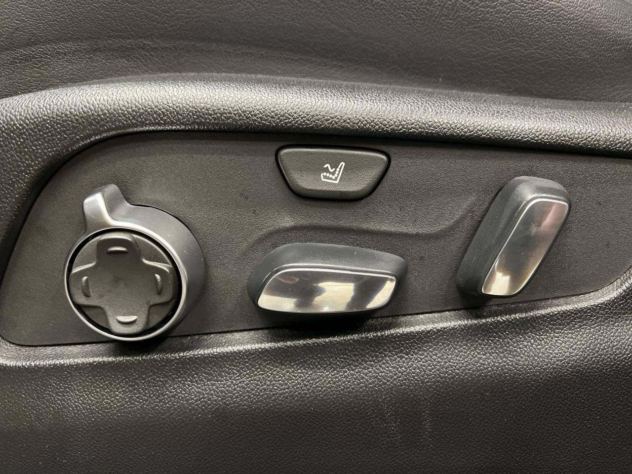 2019 Cadillac XT4 PREMIUM LUXURY AWD |MASSAGE |LEATHER| PANO ROOF Photo