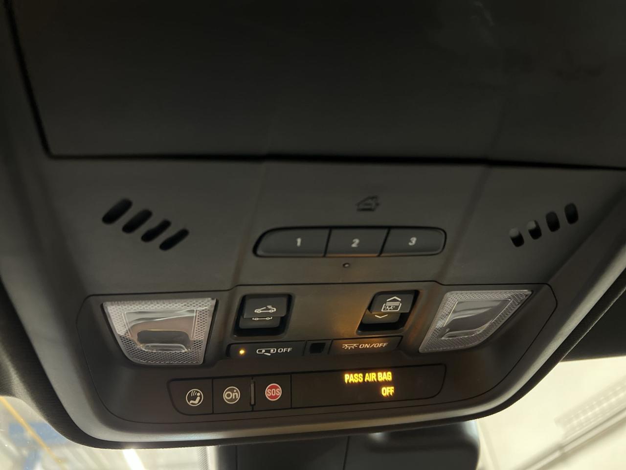 2019 Cadillac XT4 PREMIUM LUXURY AWD |MASSAGE |LEATHER| PANO ROOF Photo