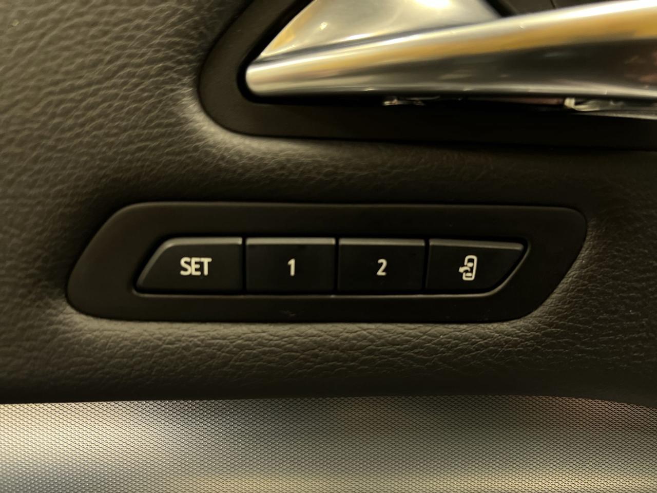 2019 Cadillac XT4 PREMIUM LUXURY AWD |MASSAGE |LEATHER| PANO ROOF Photo