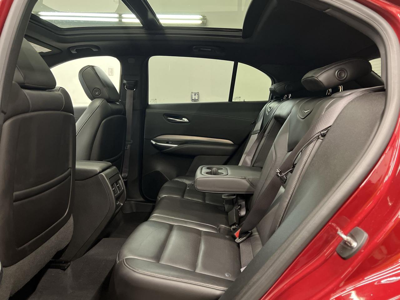 2019 Cadillac XT4 PREMIUM LUXURY AWD |MASSAGE |LEATHER| PANO ROOF Photo