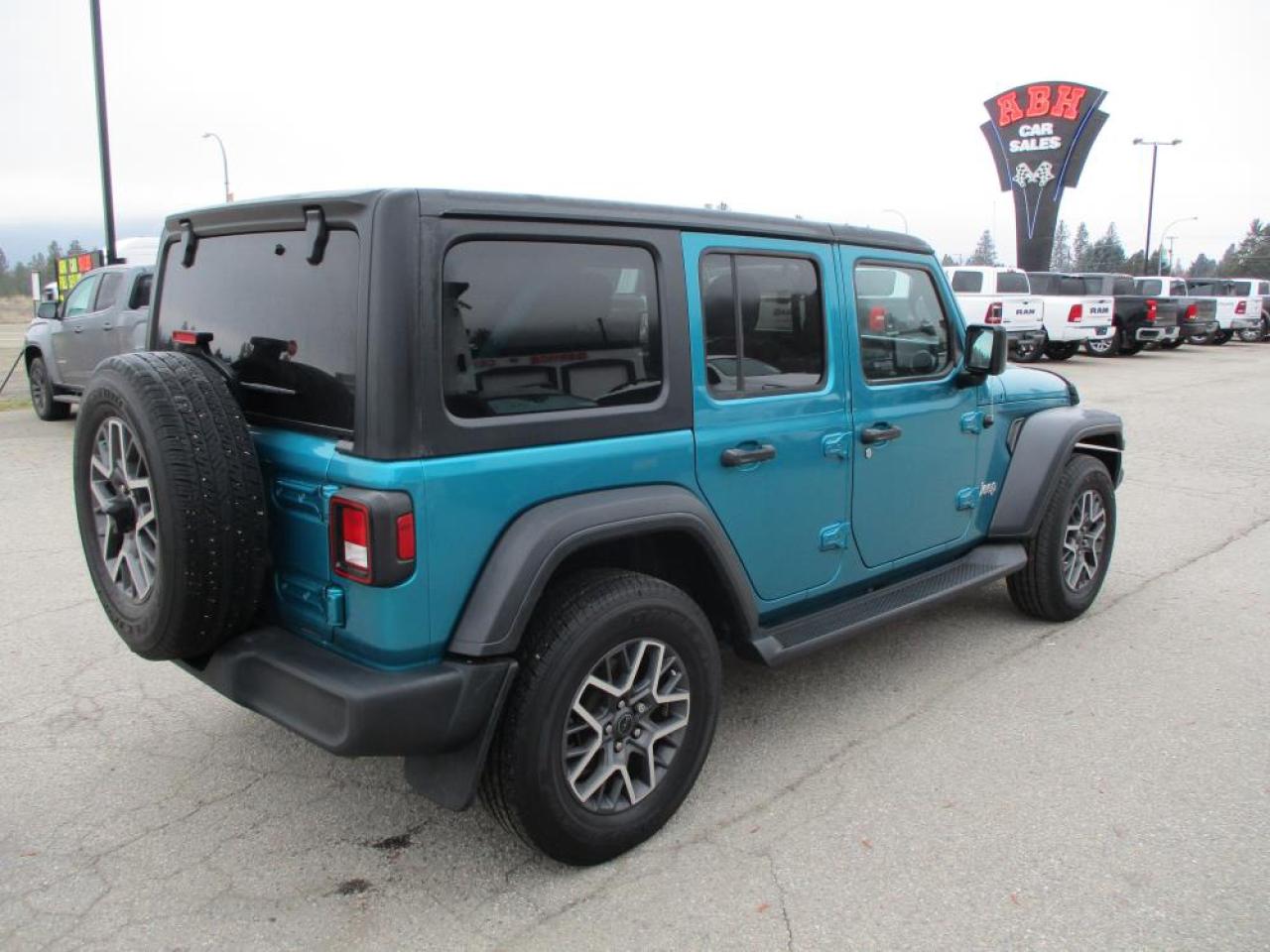 2020 Jeep Wrangler UNLIMITED SPORT 4x4 Photo4