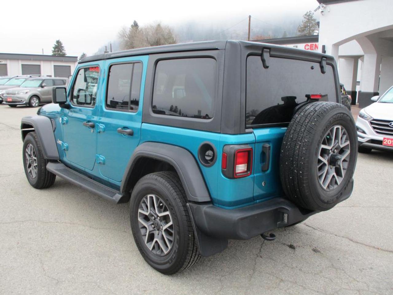 2020 Jeep Wrangler UNLIMITED SPORT 4x4 - Photo #6