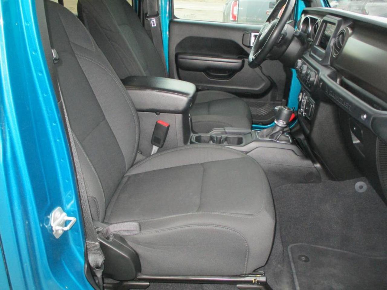 2020 Jeep Wrangler UNLIMITED SPORT 4x4 - Photo #12