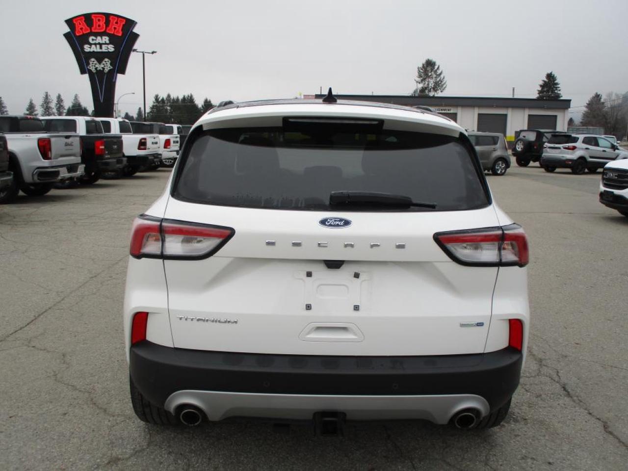 2020 Ford Escape Titanium AWD Photo
