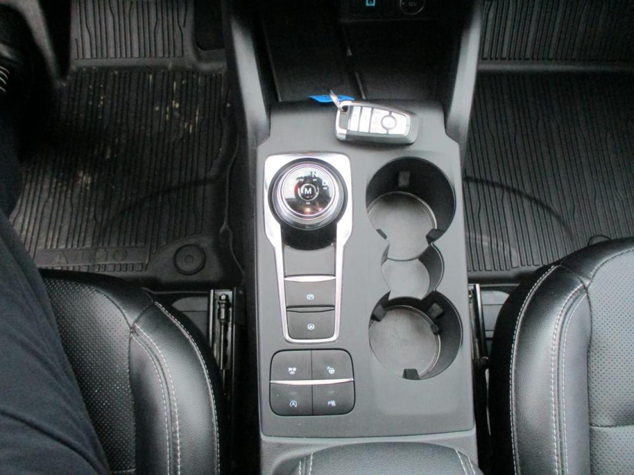 2020 Ford Escape Titanium AWD Photo