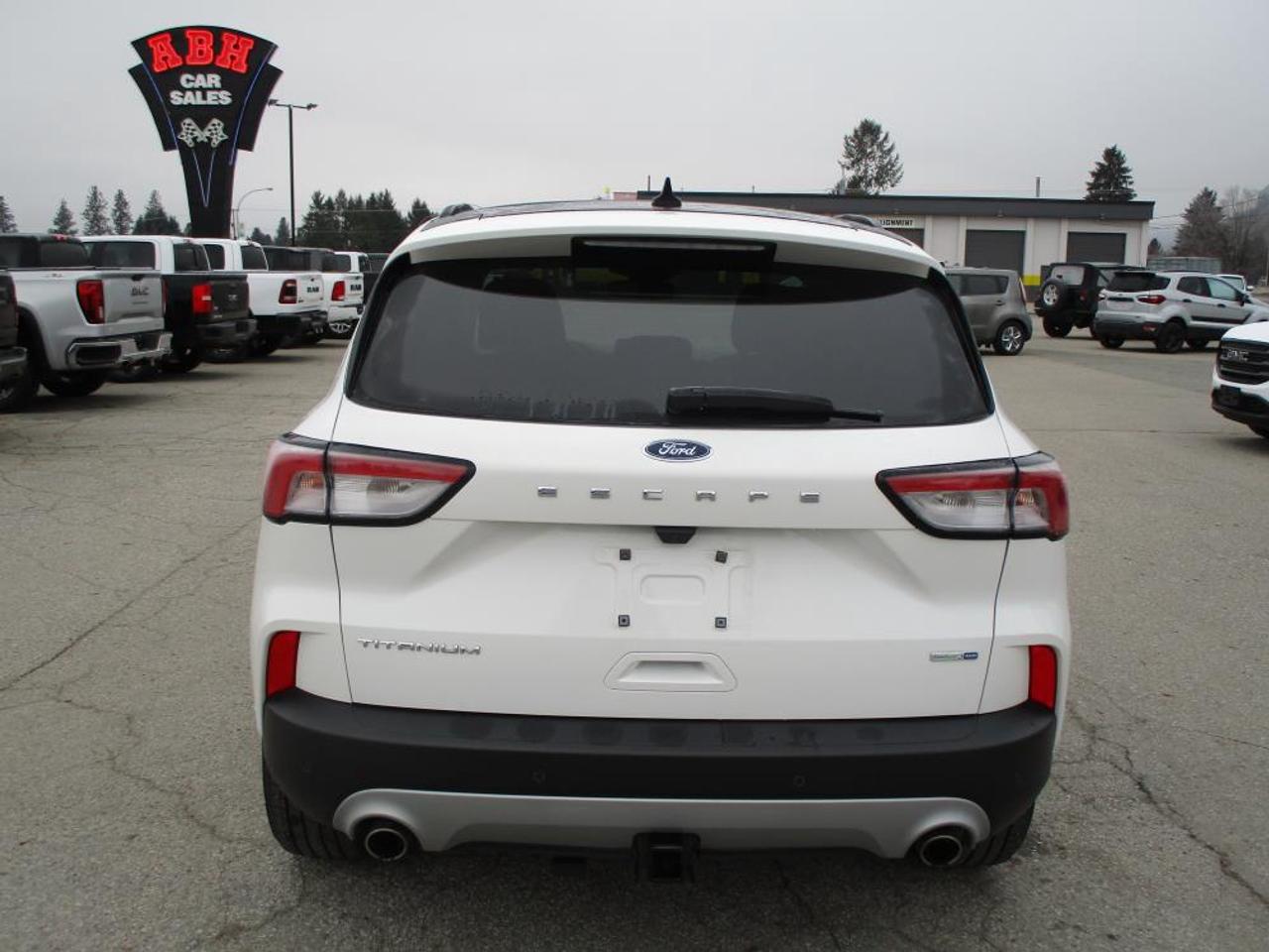 2020 Ford Escape Titanium AWD Photo