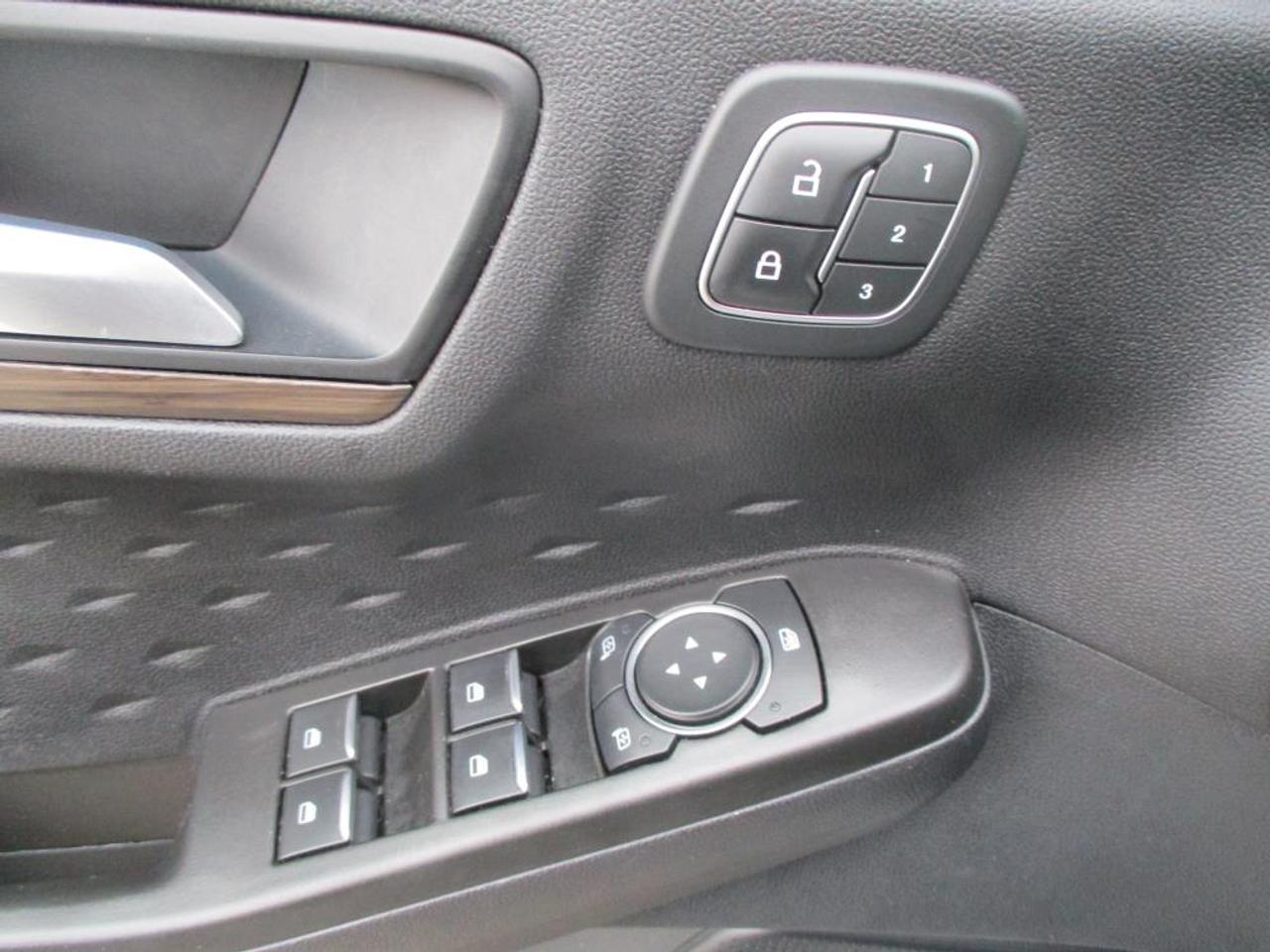 2020 Ford Escape Titanium AWD Photo