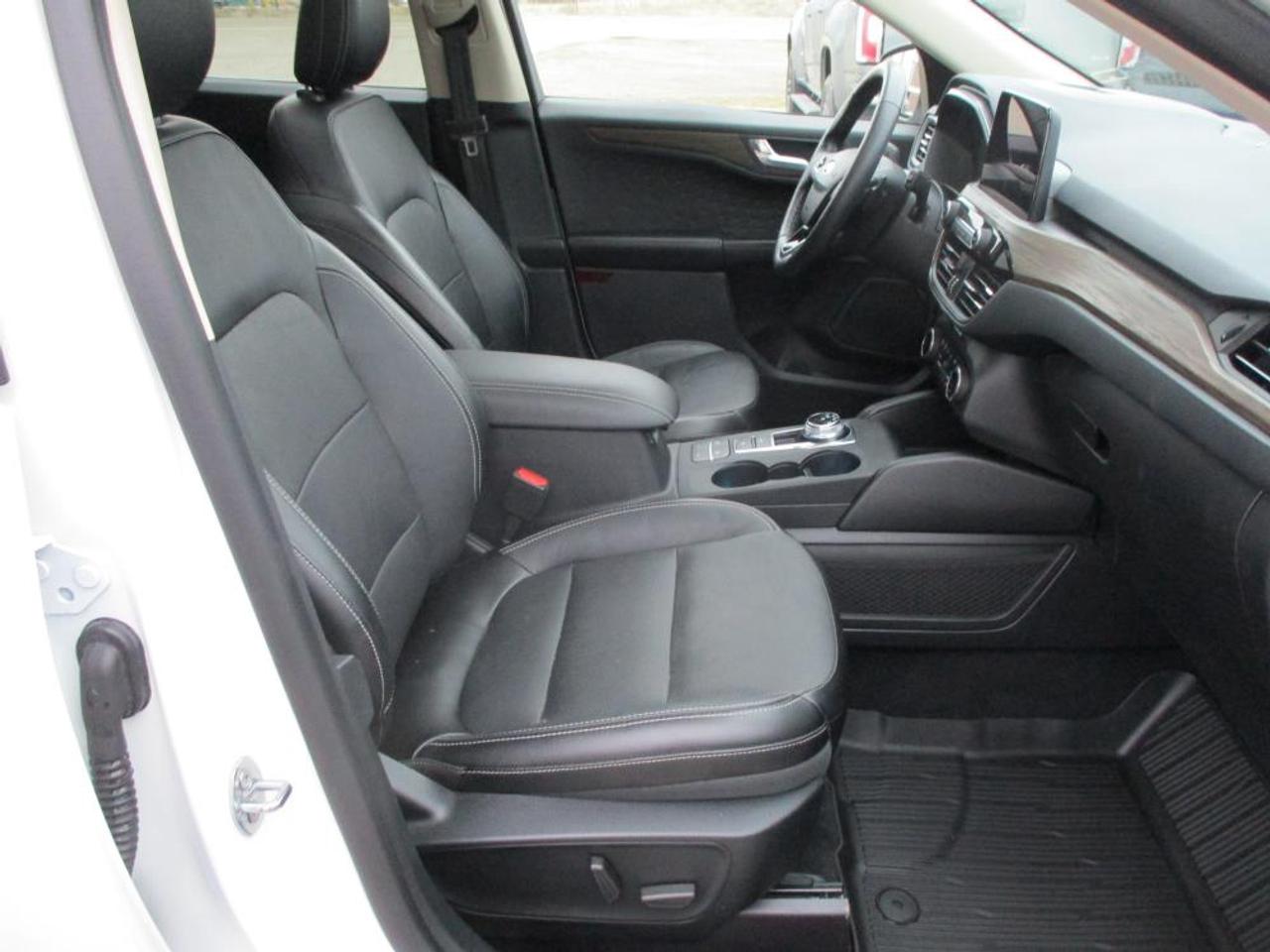 2020 Ford Escape Titanium AWD Photo