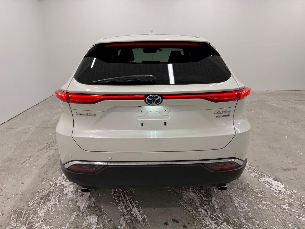 2021 Toyota Venza  Photo3