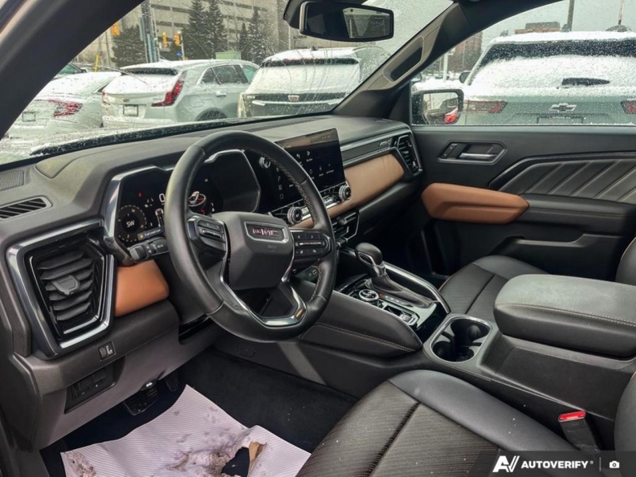 2024 GMC Canyon AT4  AT4, PREMIUM (LEATHER) 4X4 Photo