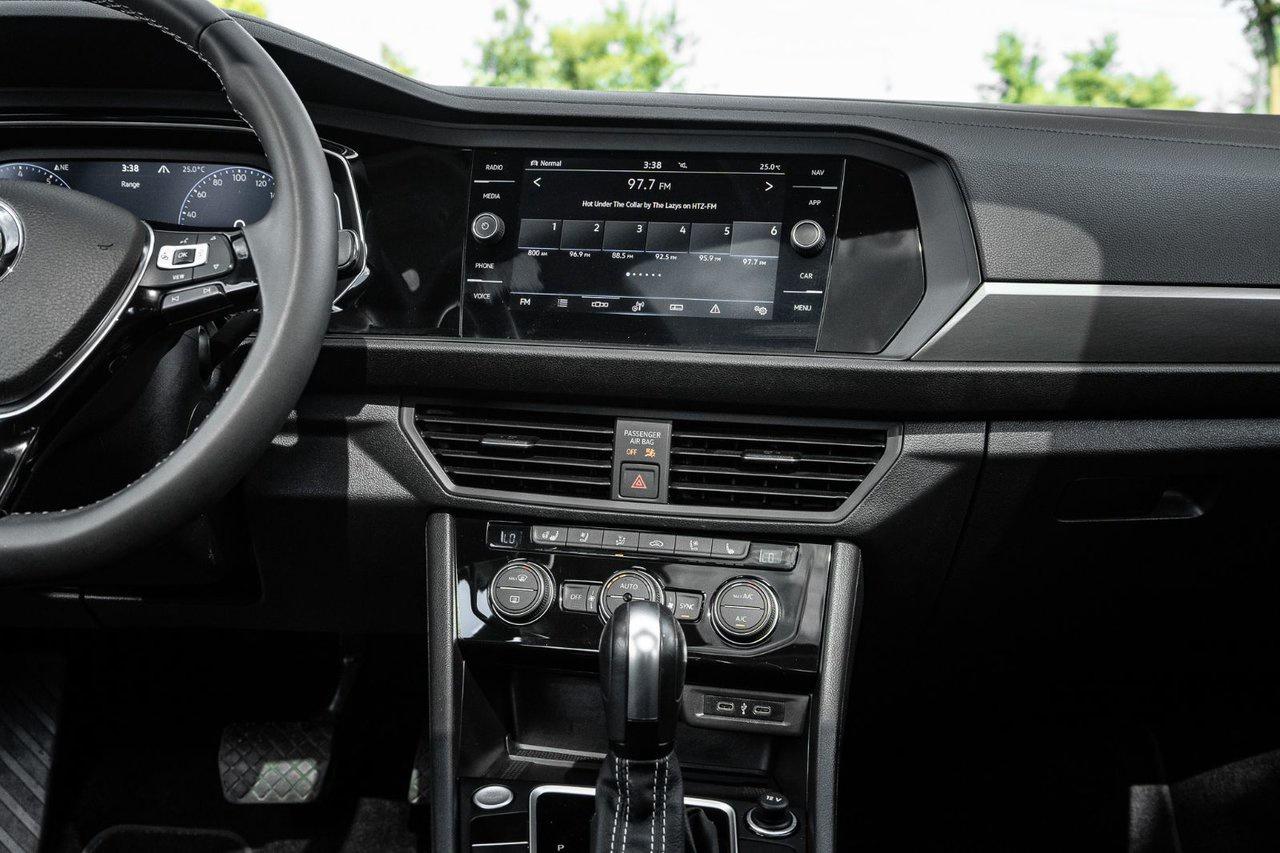 2021 Volkswagen Jetta Execline Photo