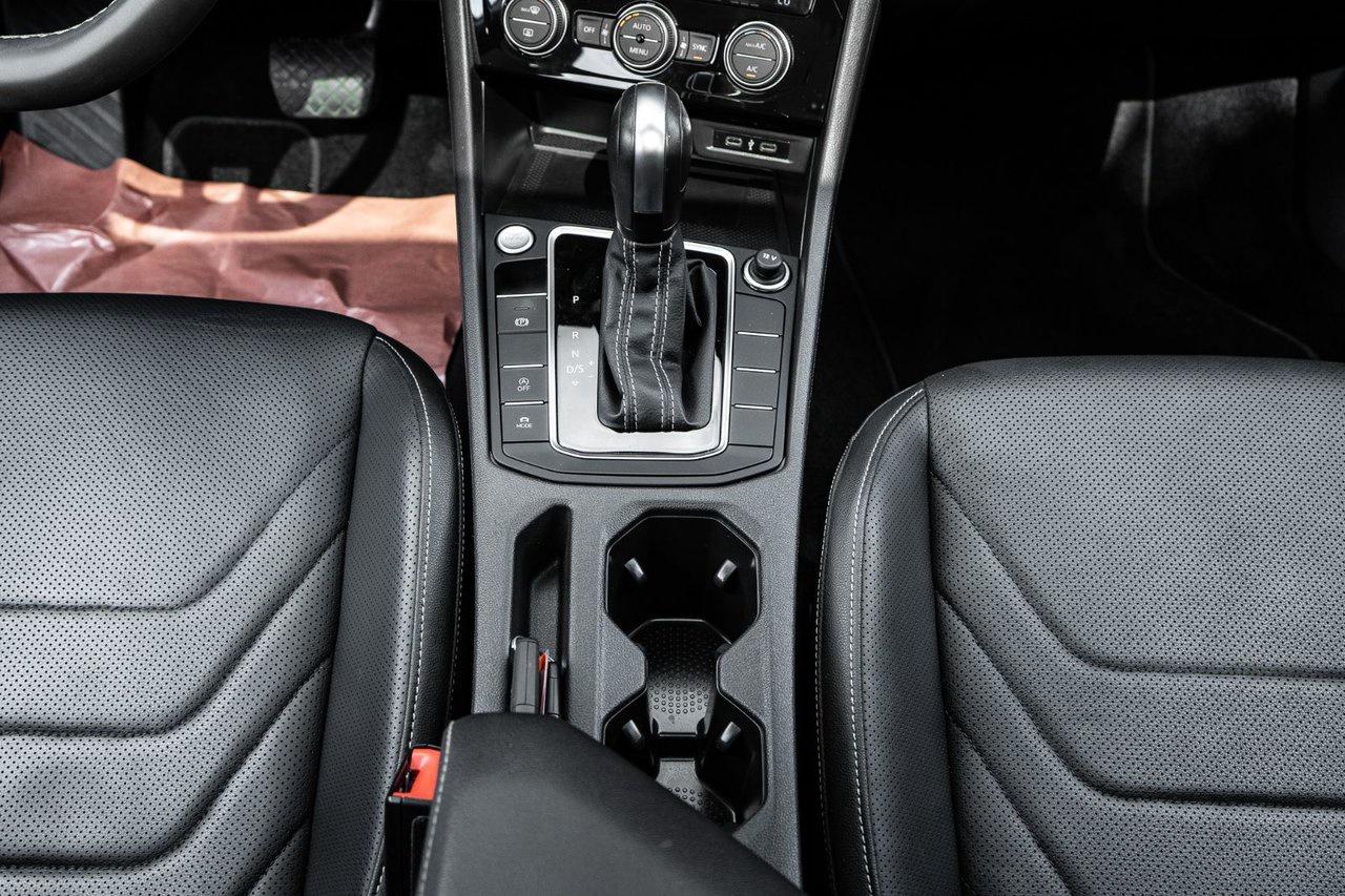 2021 Volkswagen Jetta Execline Photo