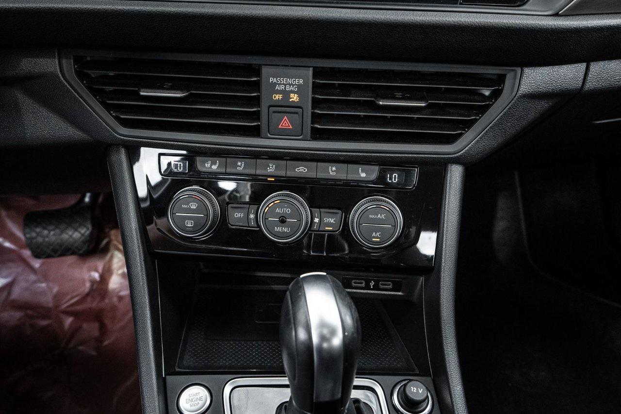 2021 Volkswagen Jetta Execline Photo