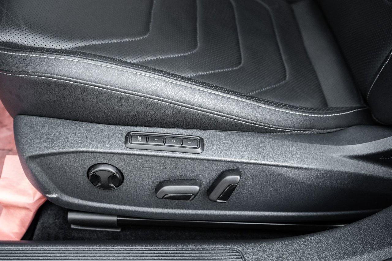 2021 Volkswagen Jetta Execline Photo