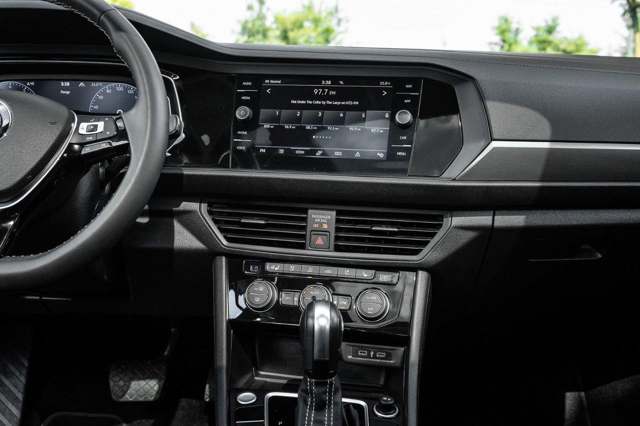 2021 Volkswagen Jetta Execline Photo