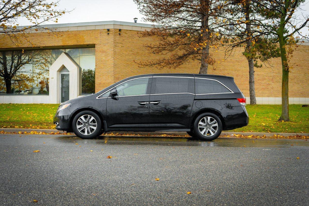 2017 Honda Odyssey Touring Photo4