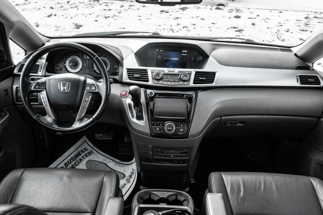 2017 Honda Odyssey Touring Photo