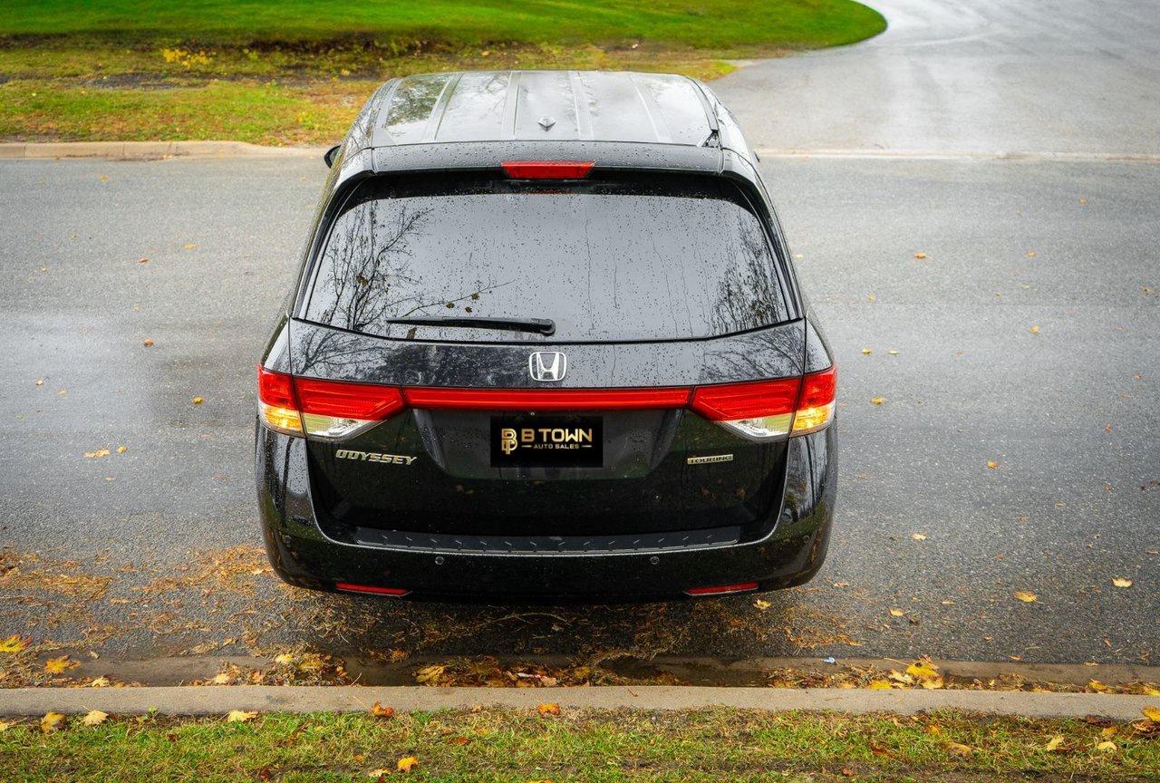 2017 Honda Odyssey Touring Photo
