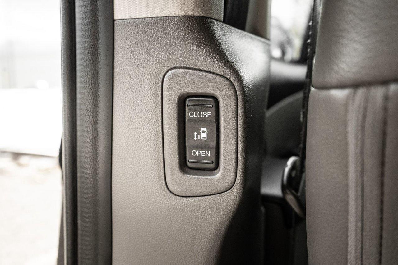 2017 Honda Odyssey Touring Photo