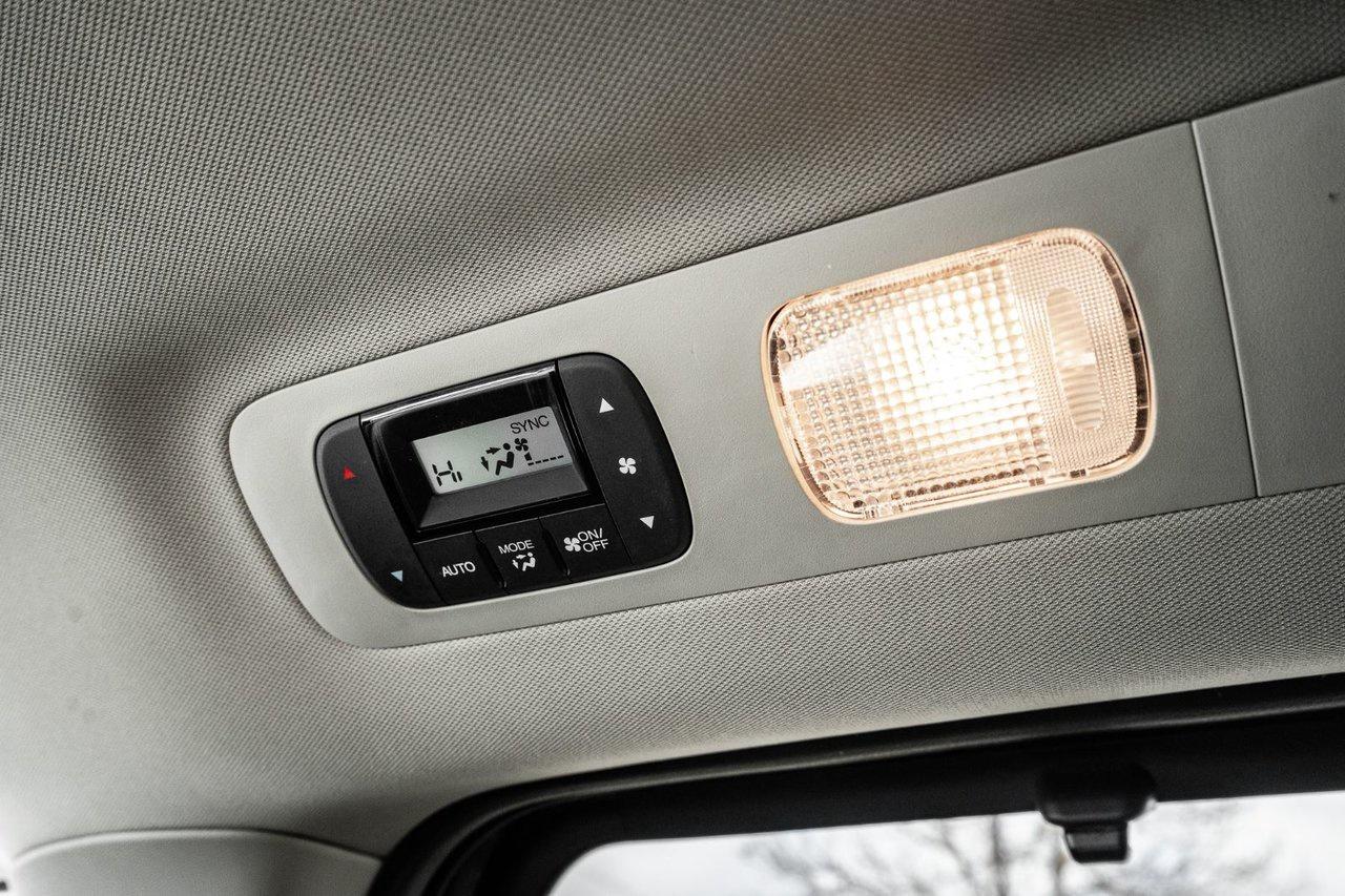 2017 Honda Odyssey Touring Photo