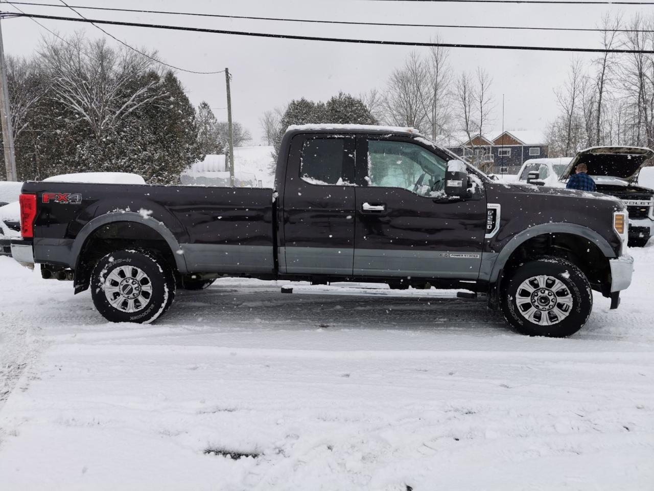 2019 Ford F-250 SD XLT Long Bed Photo3