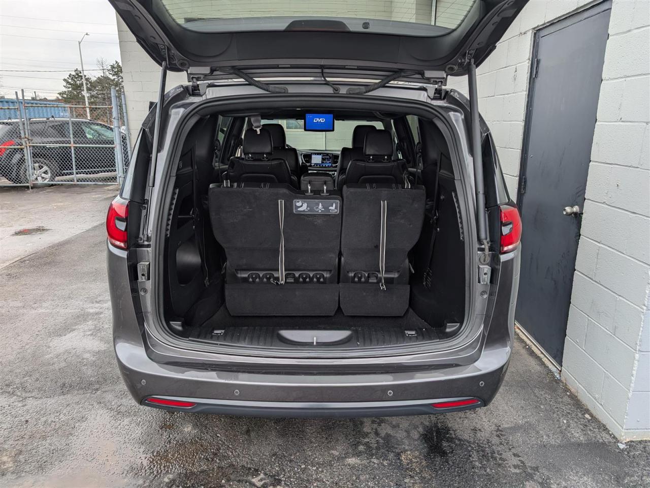 2021 Chrysler Pacifica TOURING-L AWD - DVD - NAVI - TECH FEATS Photo