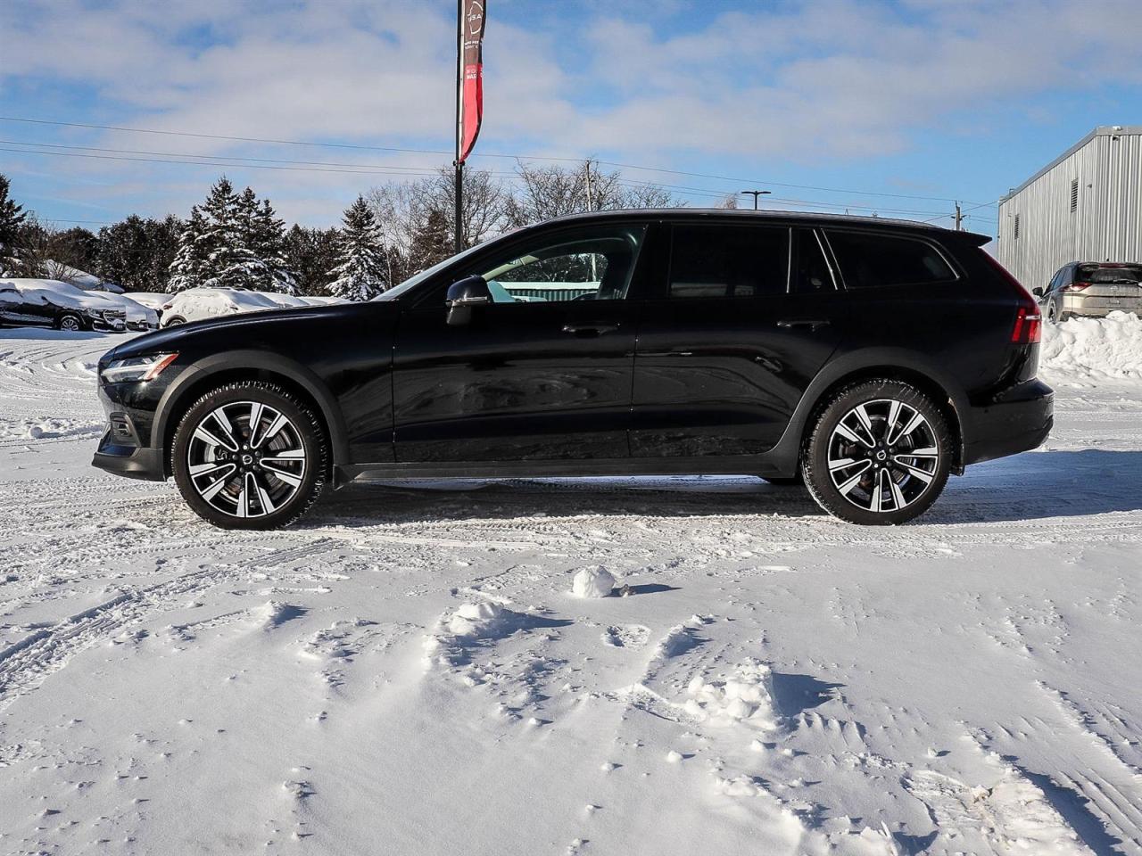 2025 Volvo V60 Plus Photo4