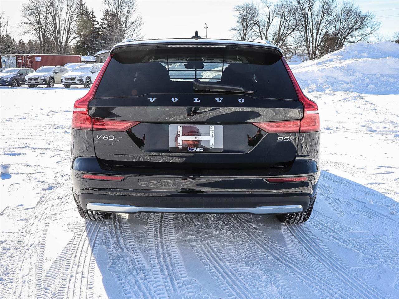 2025 Volvo V60 Plus Photo3