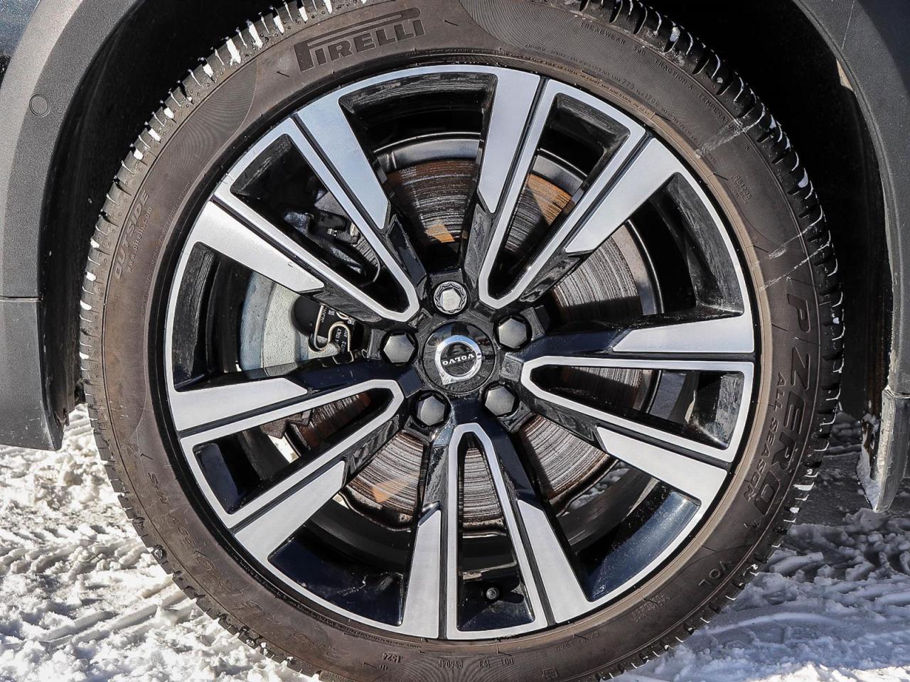 2025 Volvo V60 Plus Photo