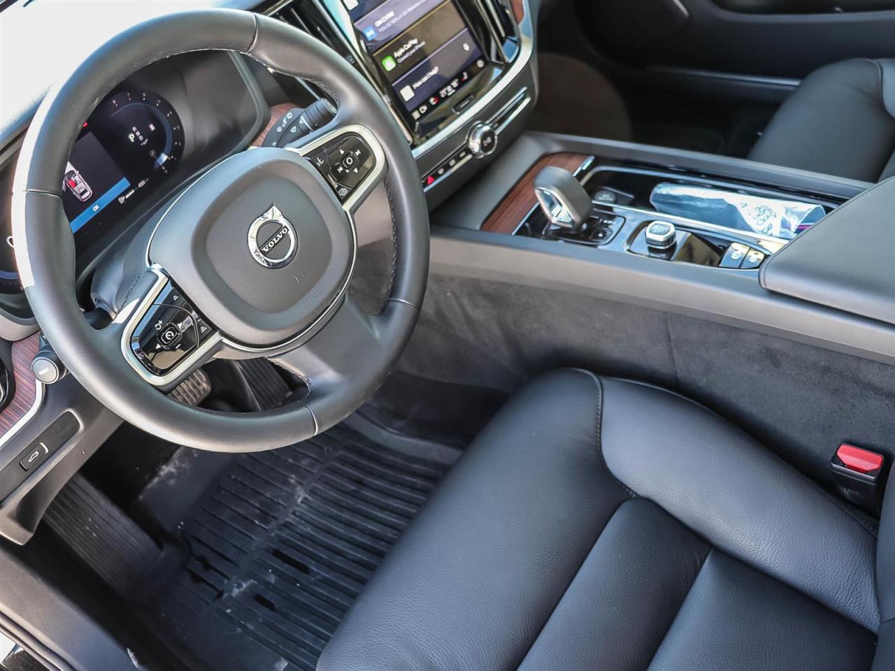 2025 Volvo V60 Plus Photo