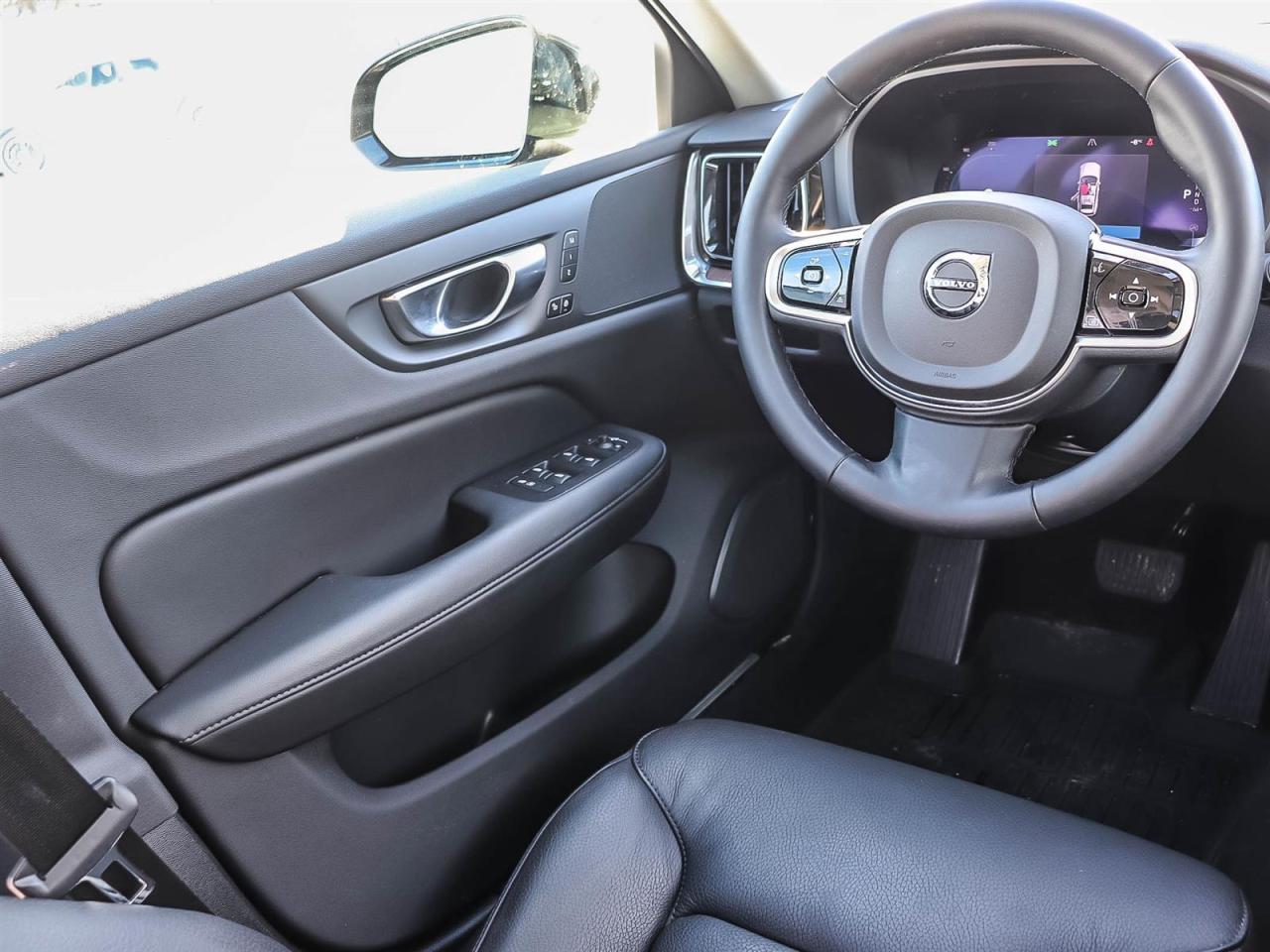 2025 Volvo V60 Plus Photo