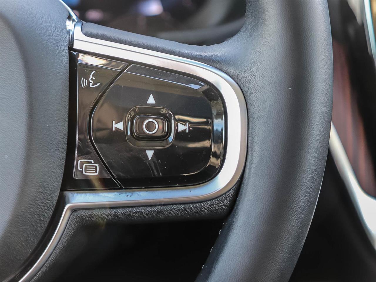 2025 Volvo V60 Plus Photo