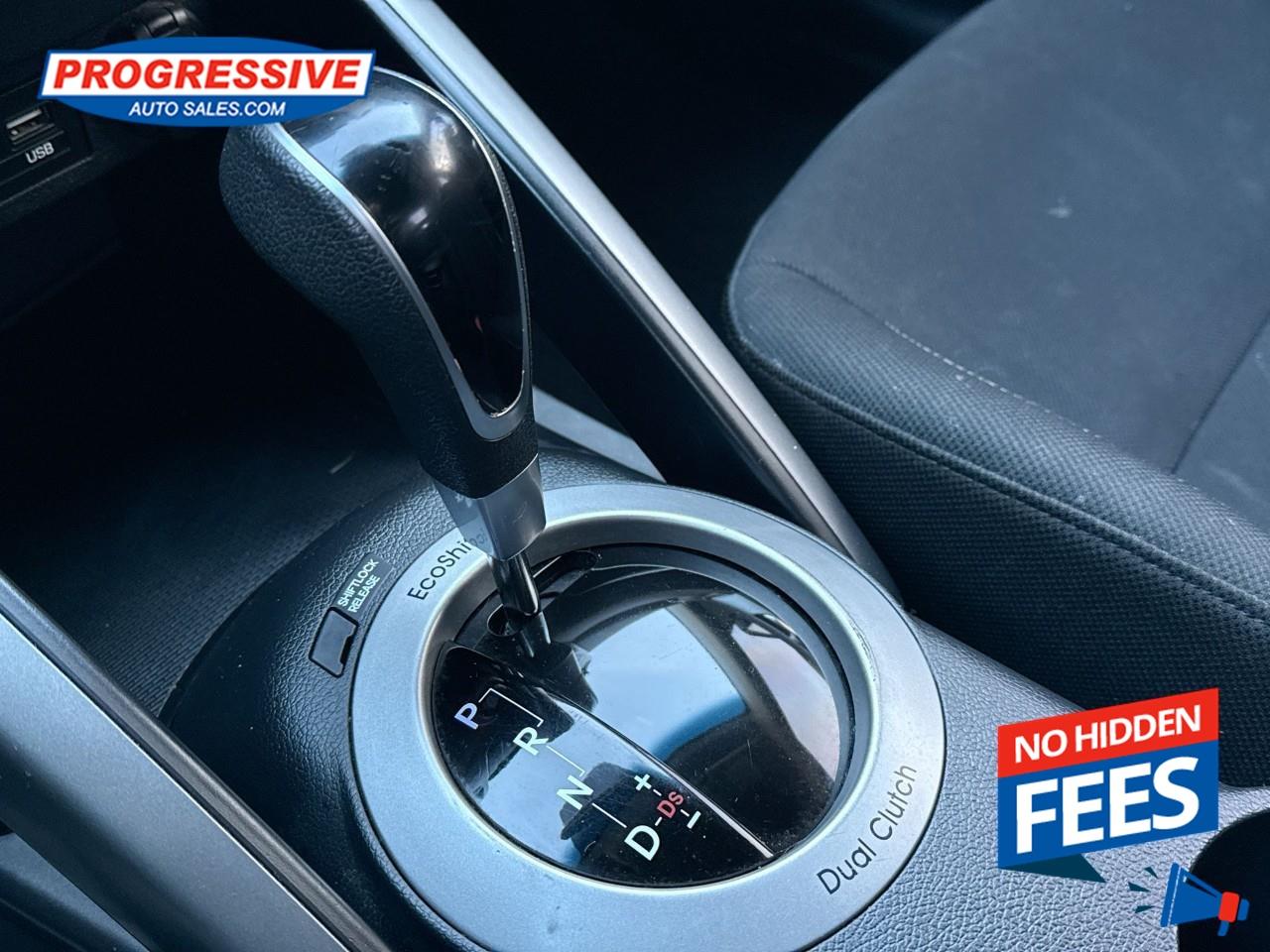 2016 Hyundai Veloster SE Photo