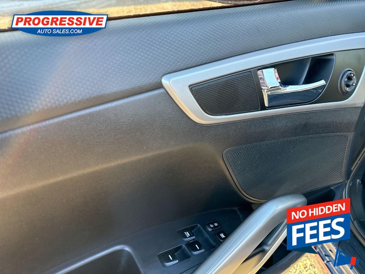 2016 Hyundai Veloster SE Photo