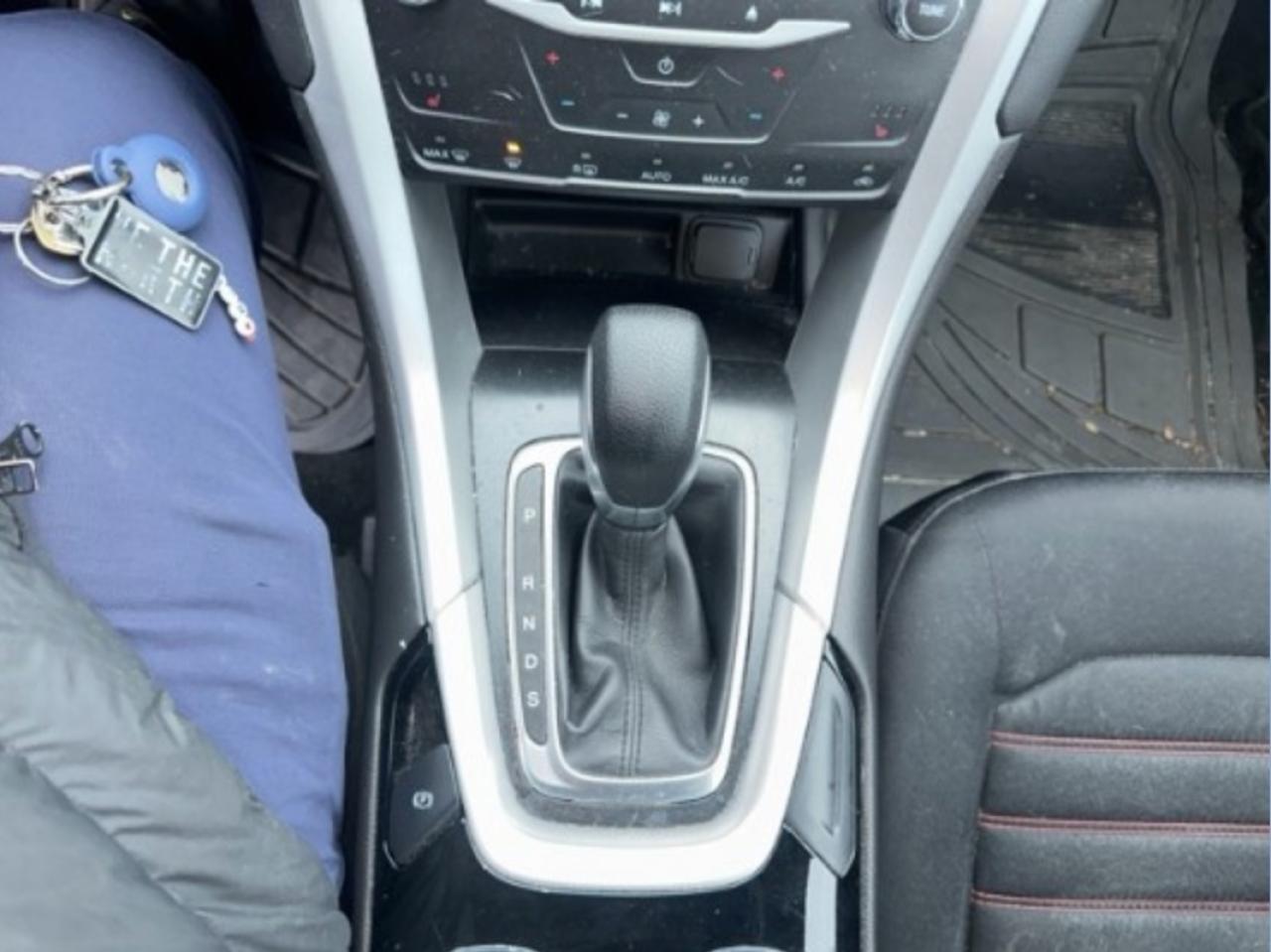 2015 Ford Fusion 201A | INCOMING | PREMIUM FRONT/REAR FLOOR MATS W/TRUNK MAT | SE MYFORD TOUCH TECHNOLOGY PKG | HEATED SEATS | CHARCOAL BLACK ECO CLOTH FRONT BKT STS Photo