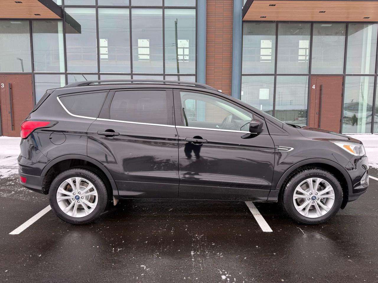 2019 Ford Escape SE Photo3